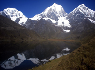 Carhuacocha Cordillera Huayhuash
